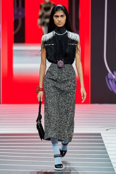 Look 14